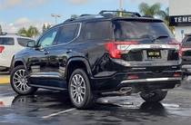 GMC Acadia Base