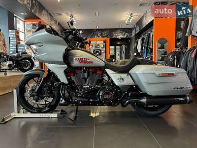 Harley-Davidson CVO Road Glide ST Base 1977 (125 к.с.) 2025