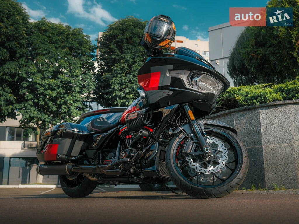 Harley-Davidson CVO Road Glide ST Base