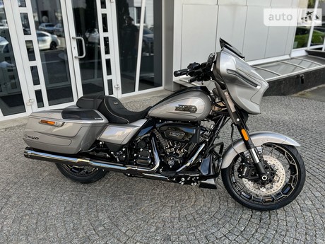 Harley-Davidson CVO Street Glide 2023