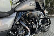 Harley-Davidson CVO Street Glide Base