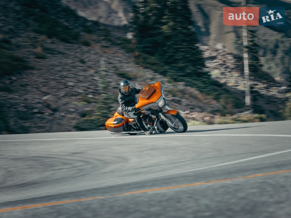 Harley-Davidson CVO Street Glide Base