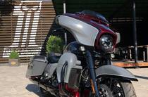 Harley-Davidson FLHXSE Exclusive