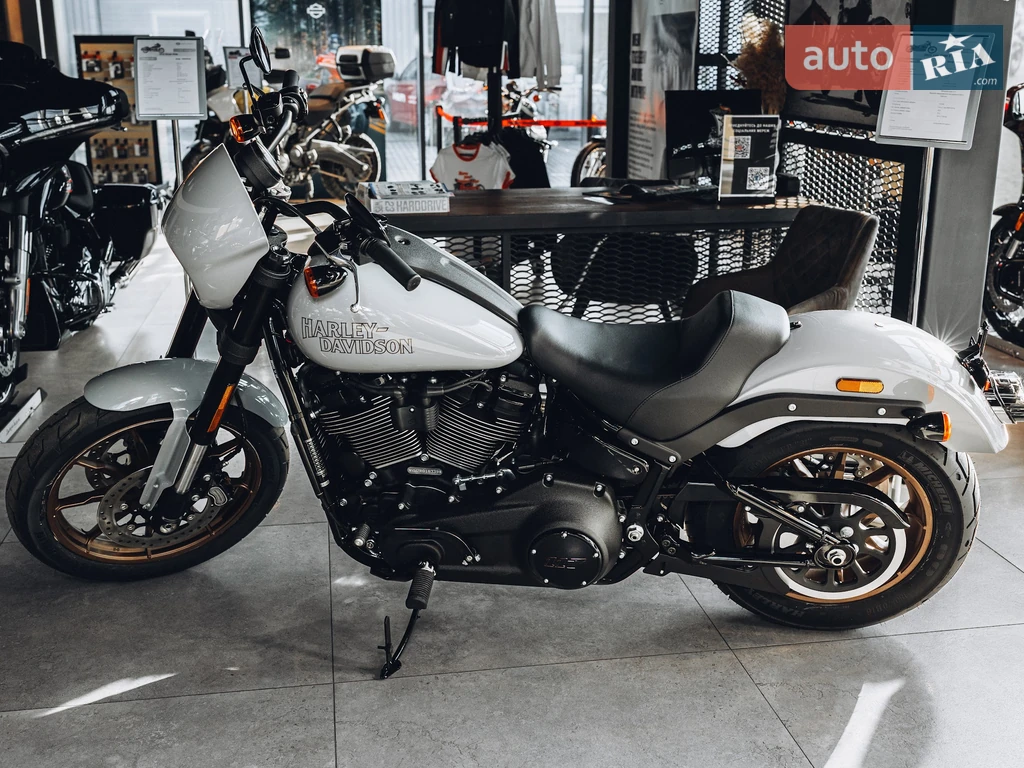 Harley-Davidson Low Rider	 Base