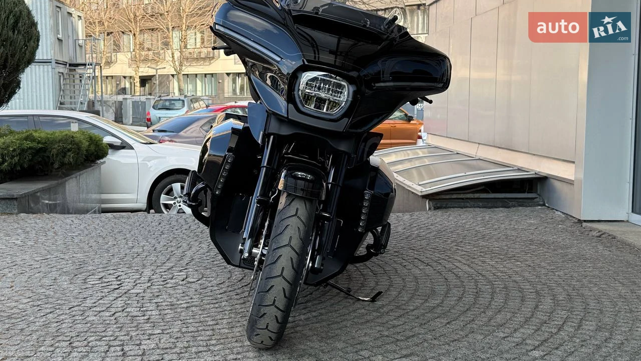 Harley-Davidson Road Glide Limited Base