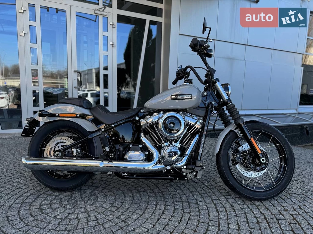 Harley-Davidson Street Bob Base