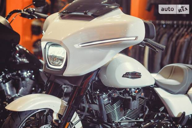 Harley-Davidson Street Glide Base