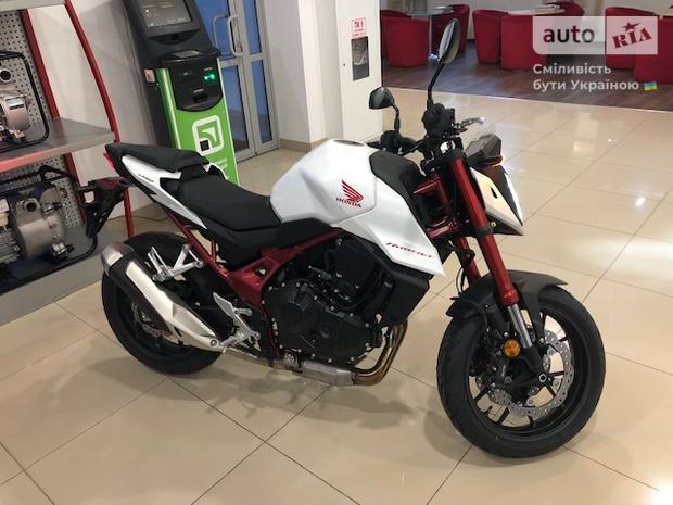 Honda CB 750 Hornet 2025