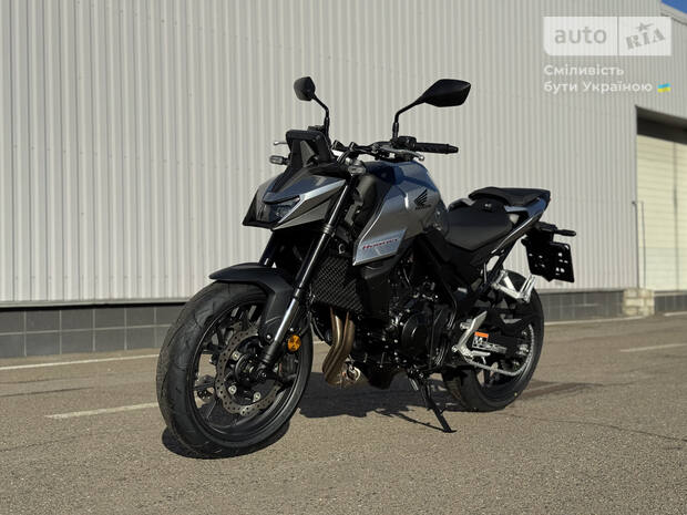 Honda CB 750 Hornet 2025