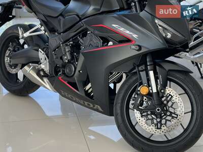 Honda CBR 2025 Base