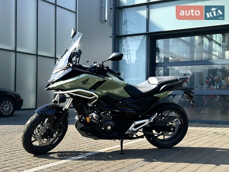 Honda NC 750X 2025