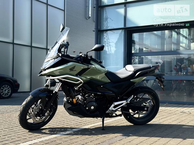 Honda NC 750X 2025