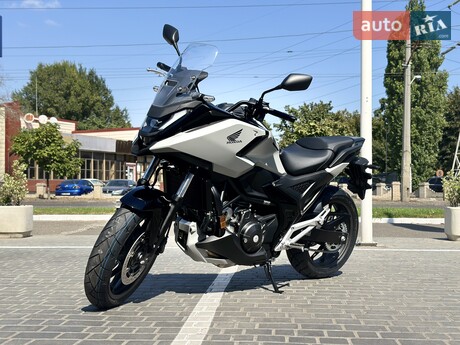 Honda NC 750X 2025