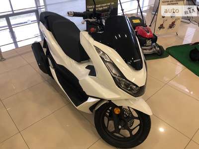 Honda PCX 125 Base 12 к.с. 2024