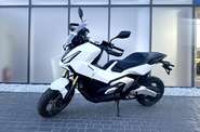 Honda X-ADV 750 Base