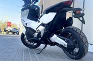 Honda X-ADV 750 Base
