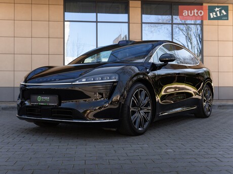 Huawei Luxeed R7 2025