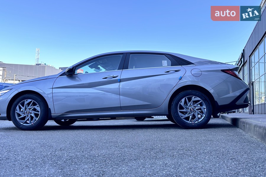 Hyundai Elantra - фото 6
