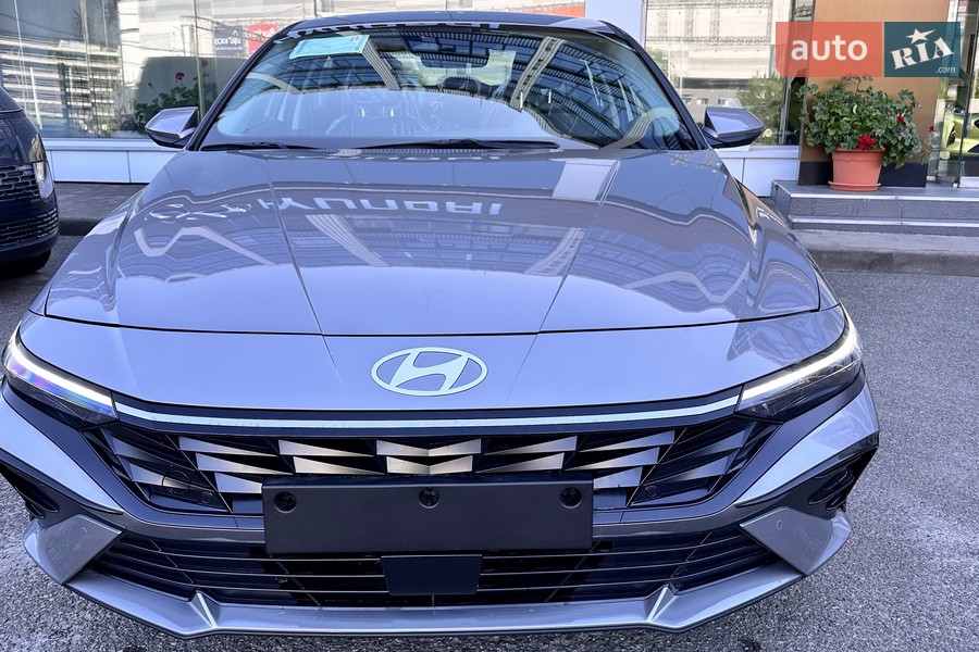 Hyundai Elantra - фото 3