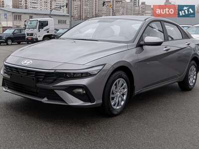 Новий Hyundai Elantra 2025 - фото 3