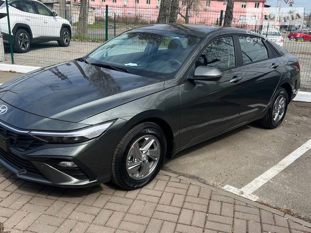 Hyundai Elantra 2025