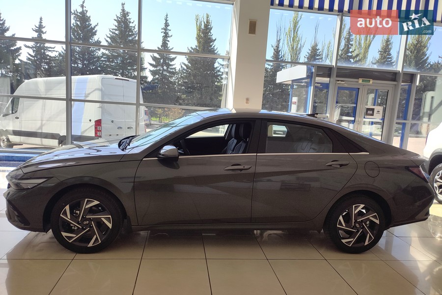 Hyundai Elantra - фото 8