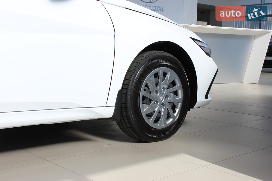 Hyundai Elantra - фото 5