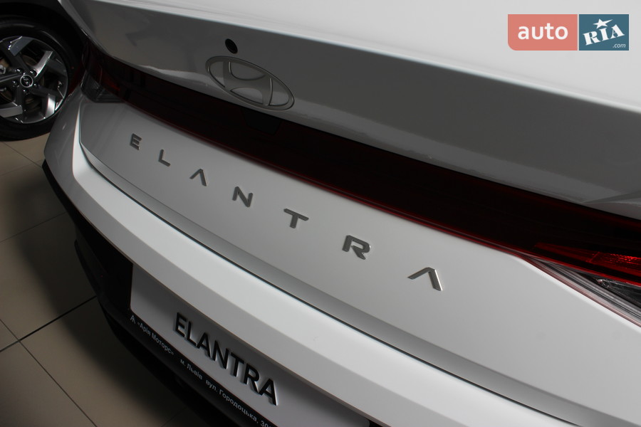 Hyundai Elantra - фото 8