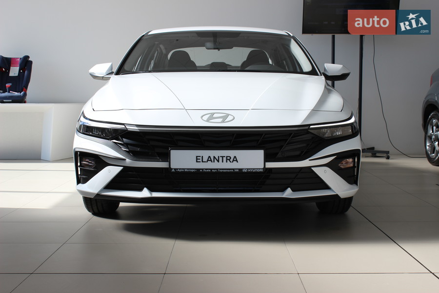 Hyundai Elantra - фото 2