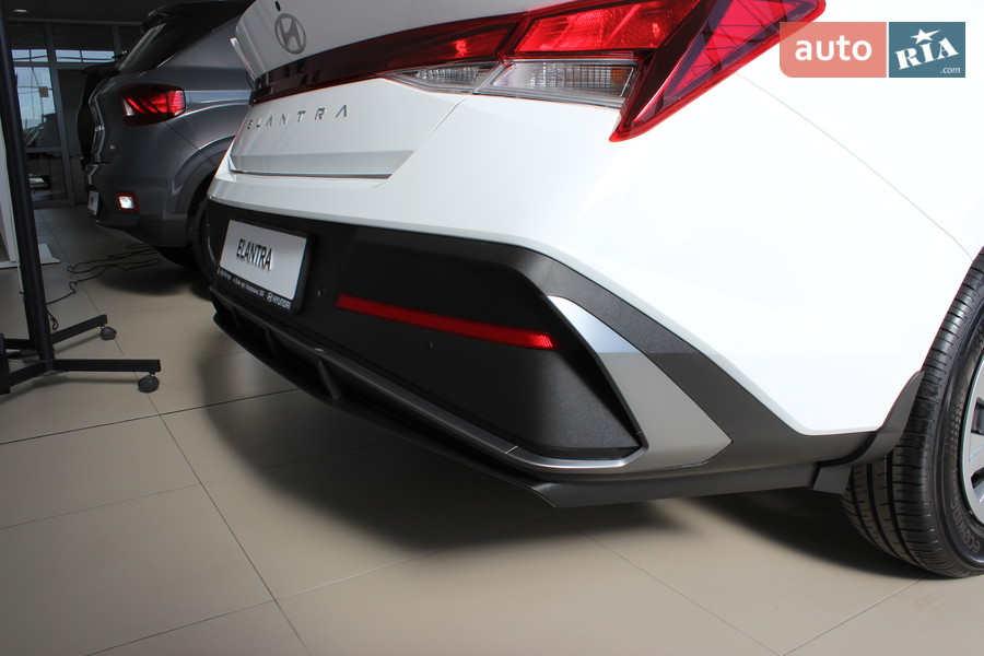 Hyundai Elantra - фото 9