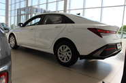Hyundai Elantra - фото 10