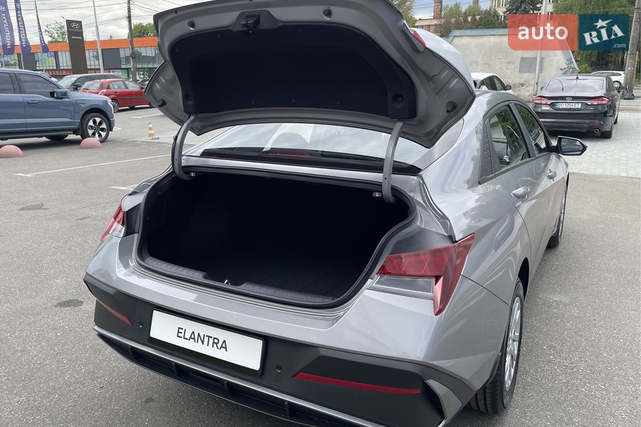 Hyundai Elantra - фото 9