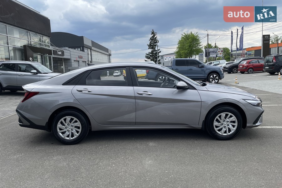 Hyundai Elantra - фото 4