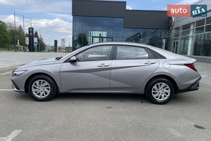 Hyundai Elantra - фото 5