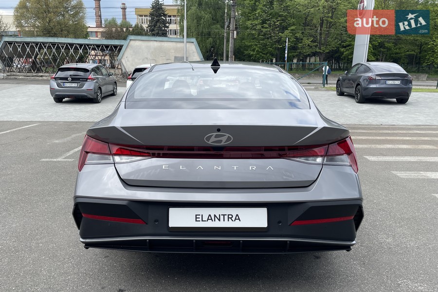 Hyundai Elantra - фото 7