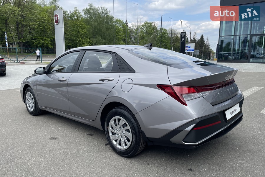 Hyundai Elantra - фото 6