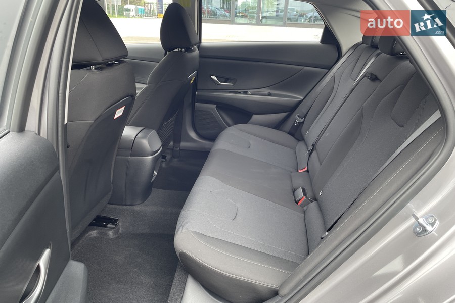 Hyundai Elantra - фото 20
