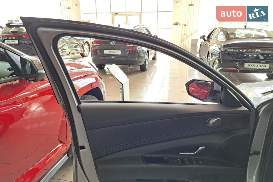 Hyundai Elantra - фото 12