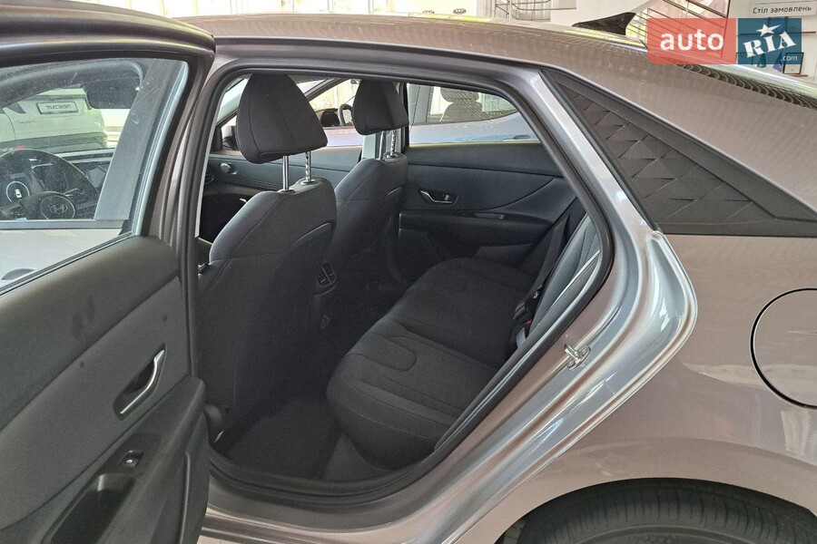 Hyundai Elantra - фото 21