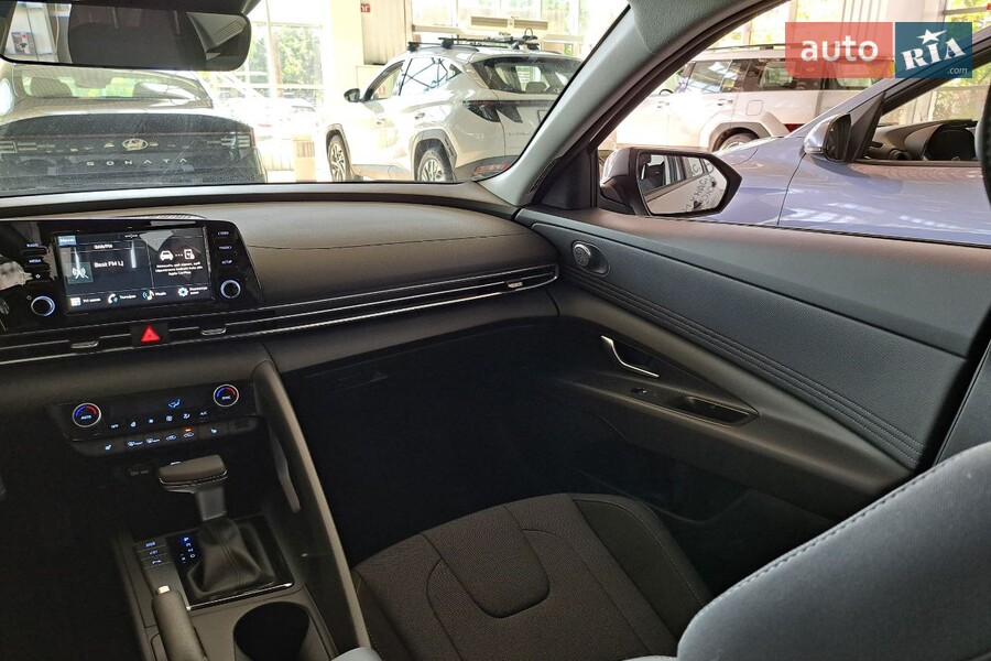 Hyundai Elantra - фото 20