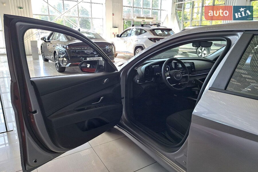 Hyundai Elantra - фото 10