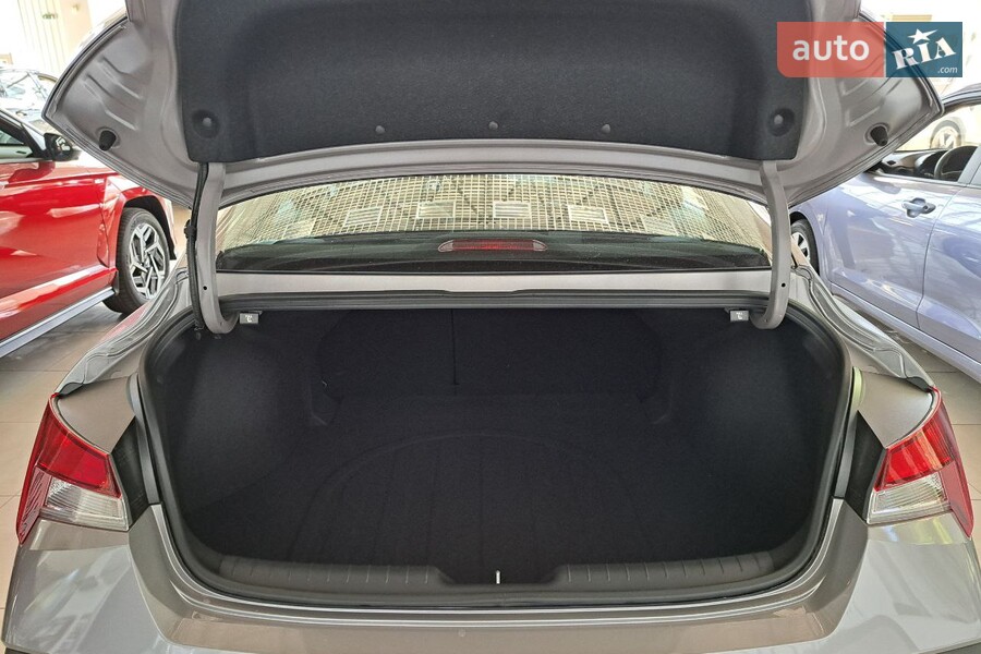 Hyundai Elantra - фото 7