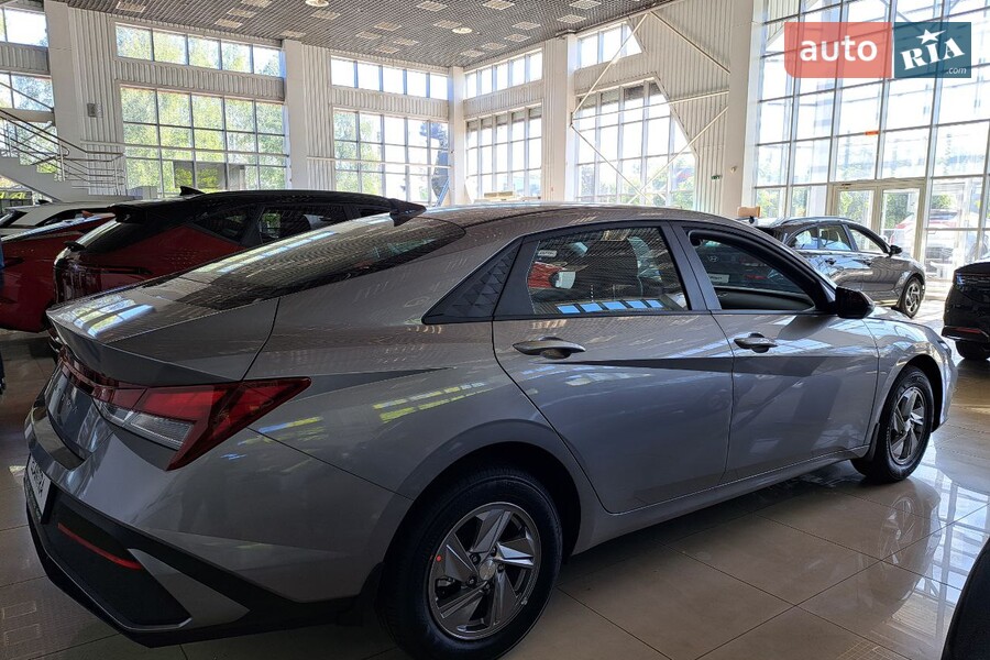 Hyundai Elantra - фото 9