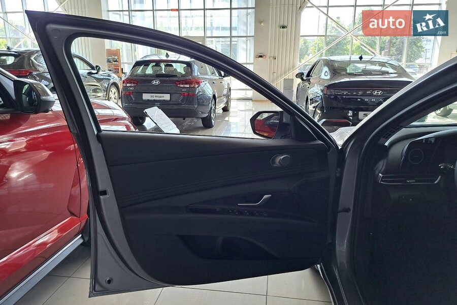 Hyundai Elantra - фото 11