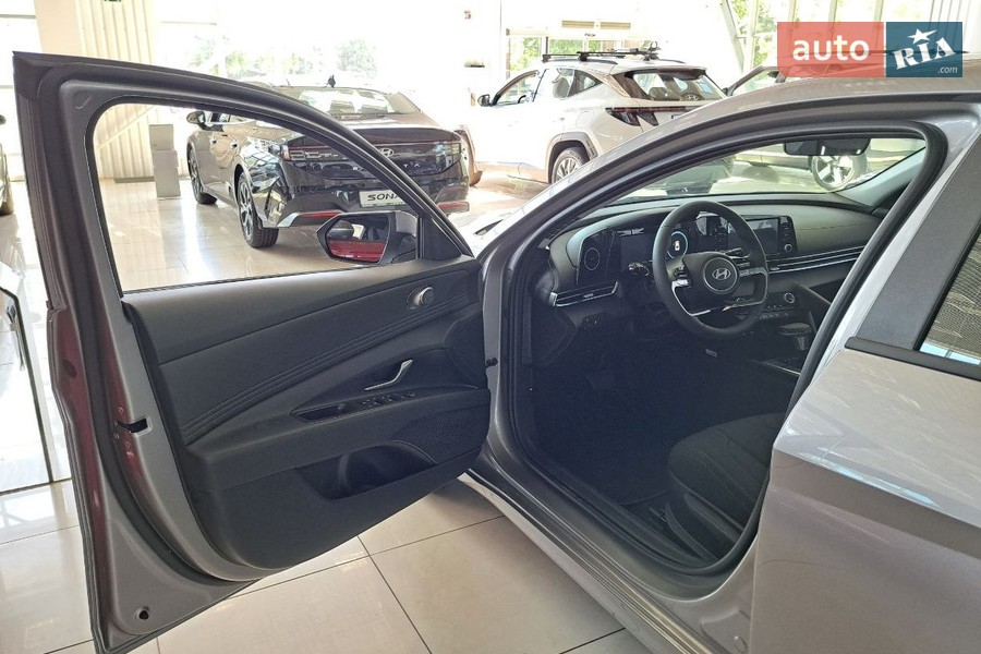 Hyundai Elantra - фото 12