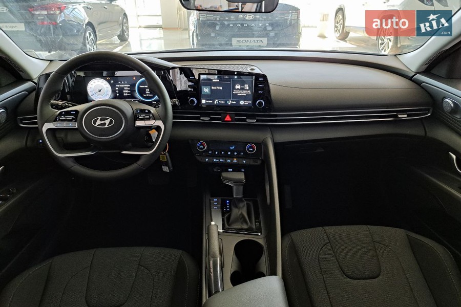 Hyundai Elantra - фото 18