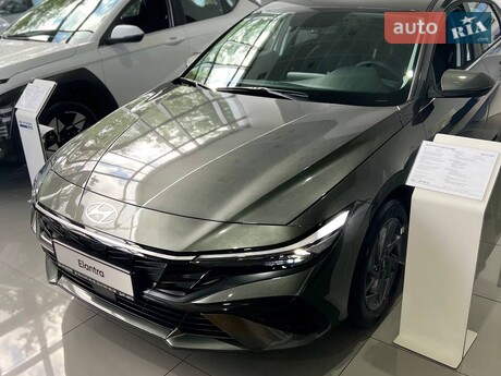 Hyundai Elantra 2025