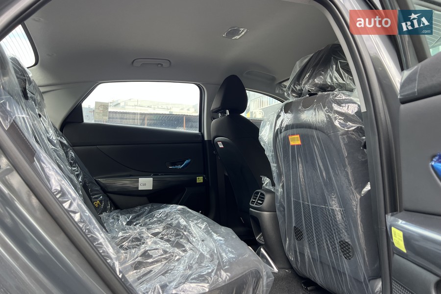 Hyundai Elantra - фото 27