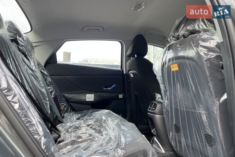 Hyundai Elantra - фото 28