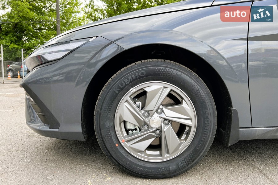 Hyundai Elantra - фото 9